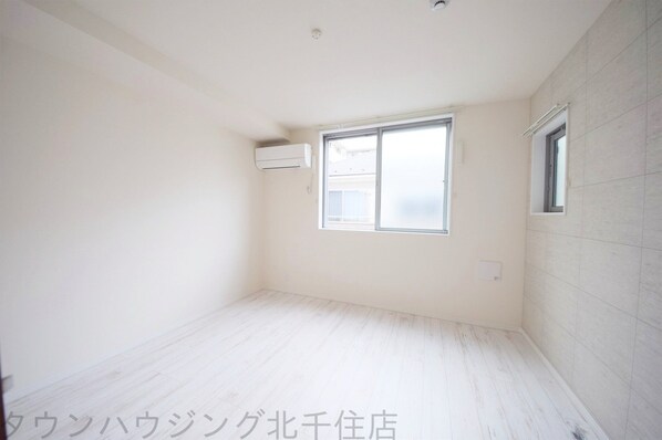 西新井フラッツの物件内観写真